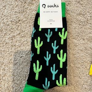 NWT Single pair of socks, can also mix with other socks in my closet